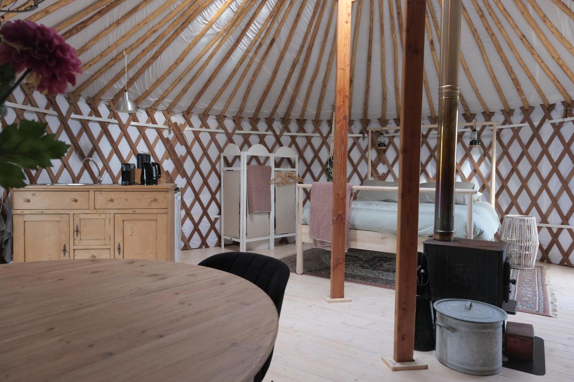 Yurt Klyndobbe Bed & Breakfast Veenwoudsterwal ภายนอก รูปภาพ